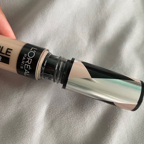 L'oreal Infallible Full Wear Concealer - 345 - Picture 2 of 2